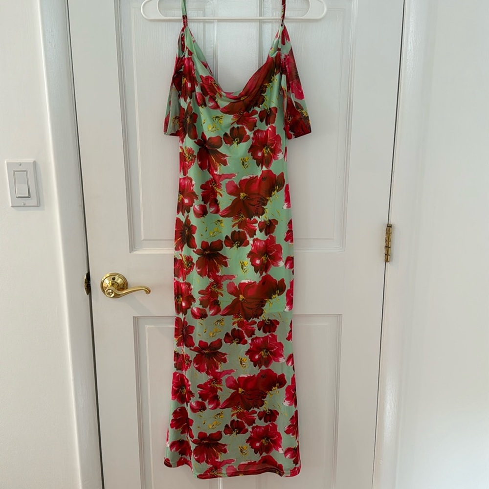 NWOT More to Come floral floor length dress turquoise red floral size small